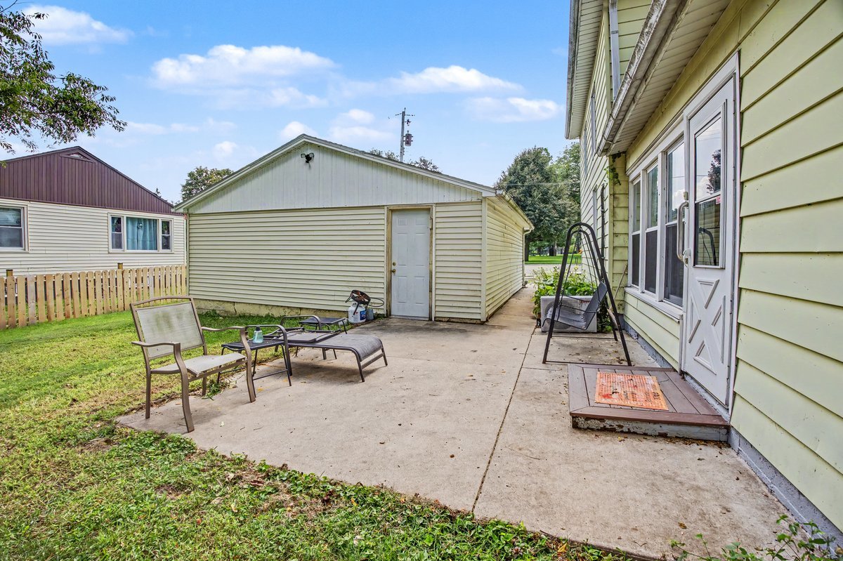 106 E Front Street Property Photo 27