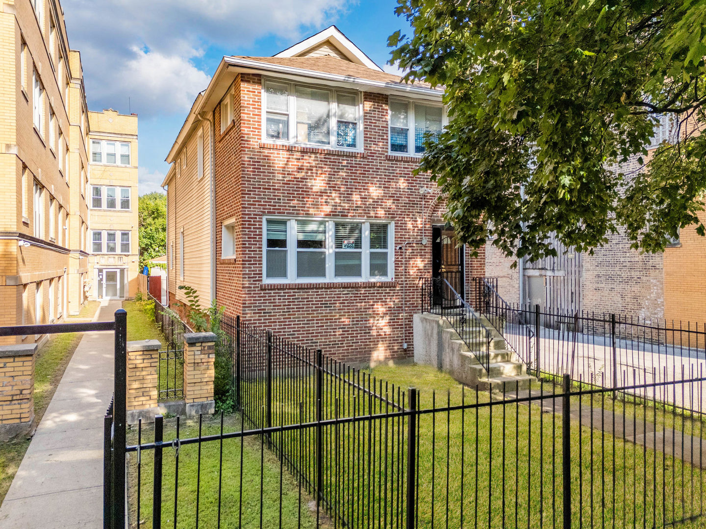 17 N Pine Avenue Property Photo 1
