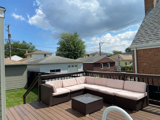 3655 N Page Avenue Property Photo 18