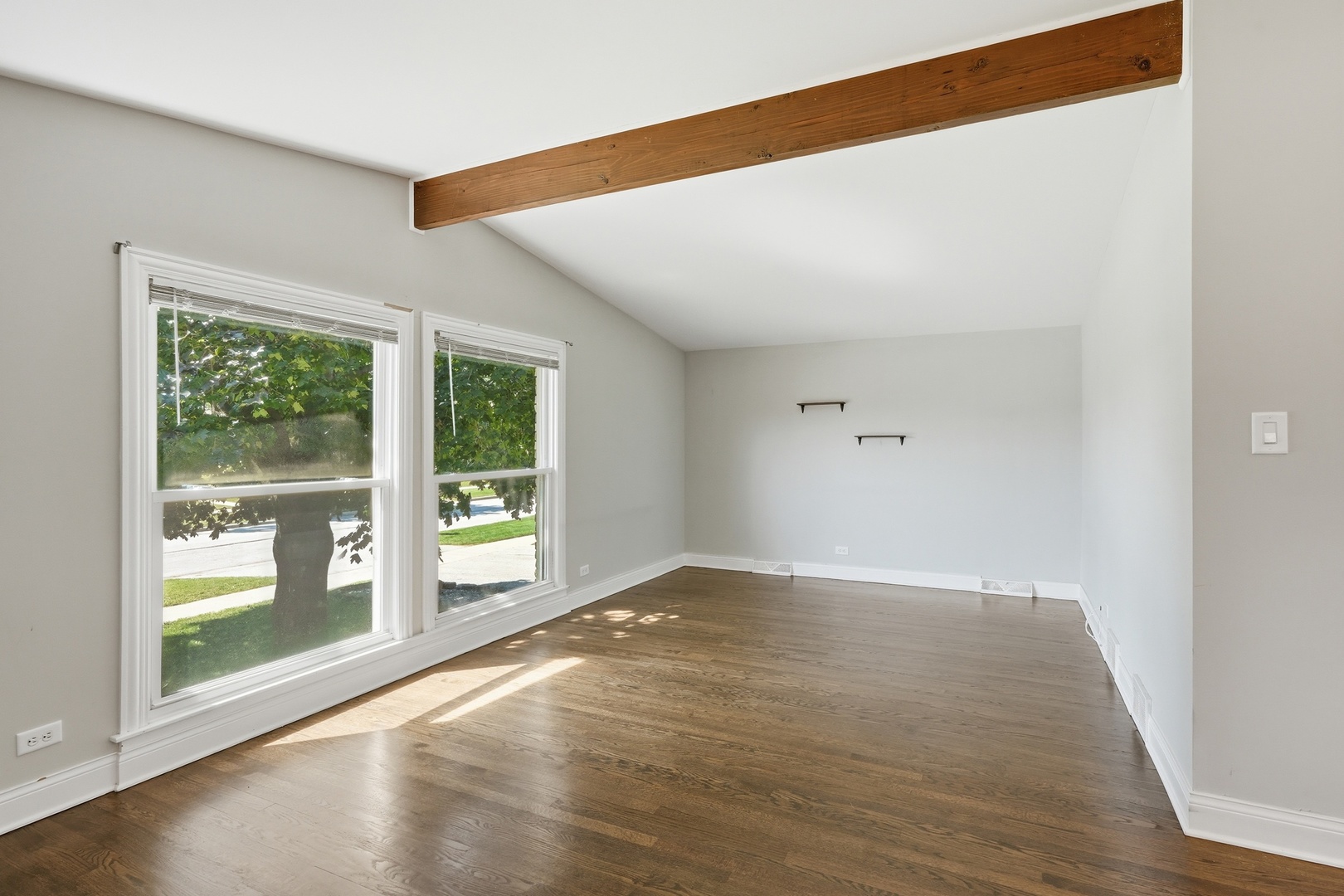 7836 W 80th Place Property Photo 3