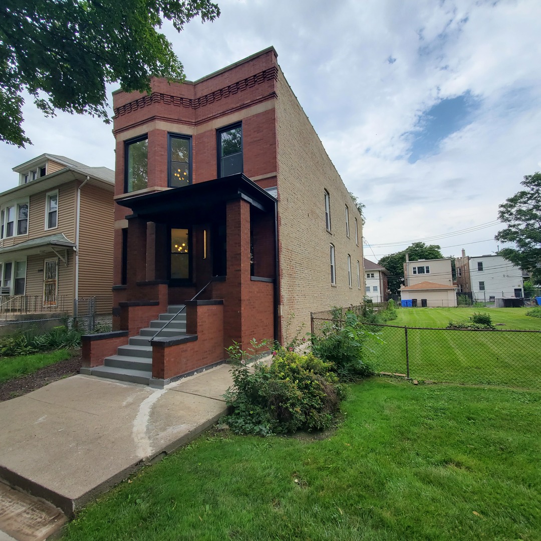 11440 S Forest Avenue Property Photo 2