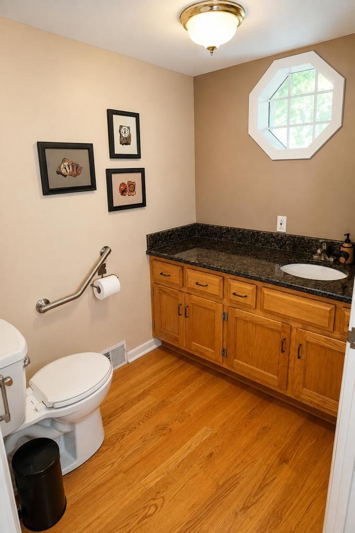2419 N Suffolk Lane Property Photo 12