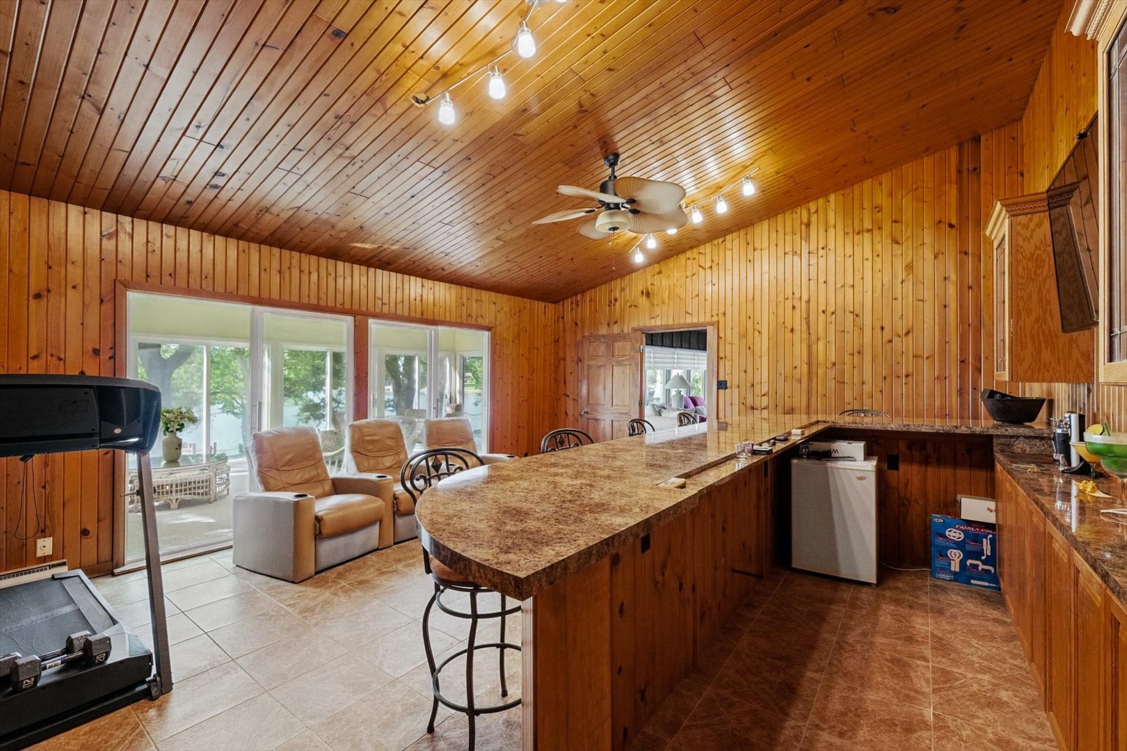 12745038 Property Photo 16