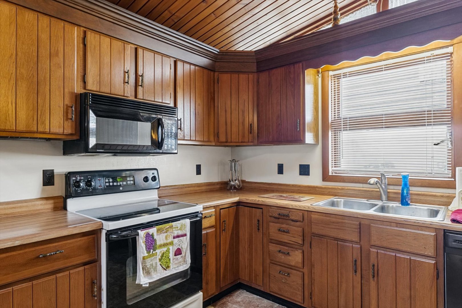 12745038 Property Photo 31
