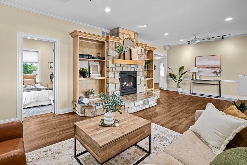 3630 N Shore Drive Property Photo 9