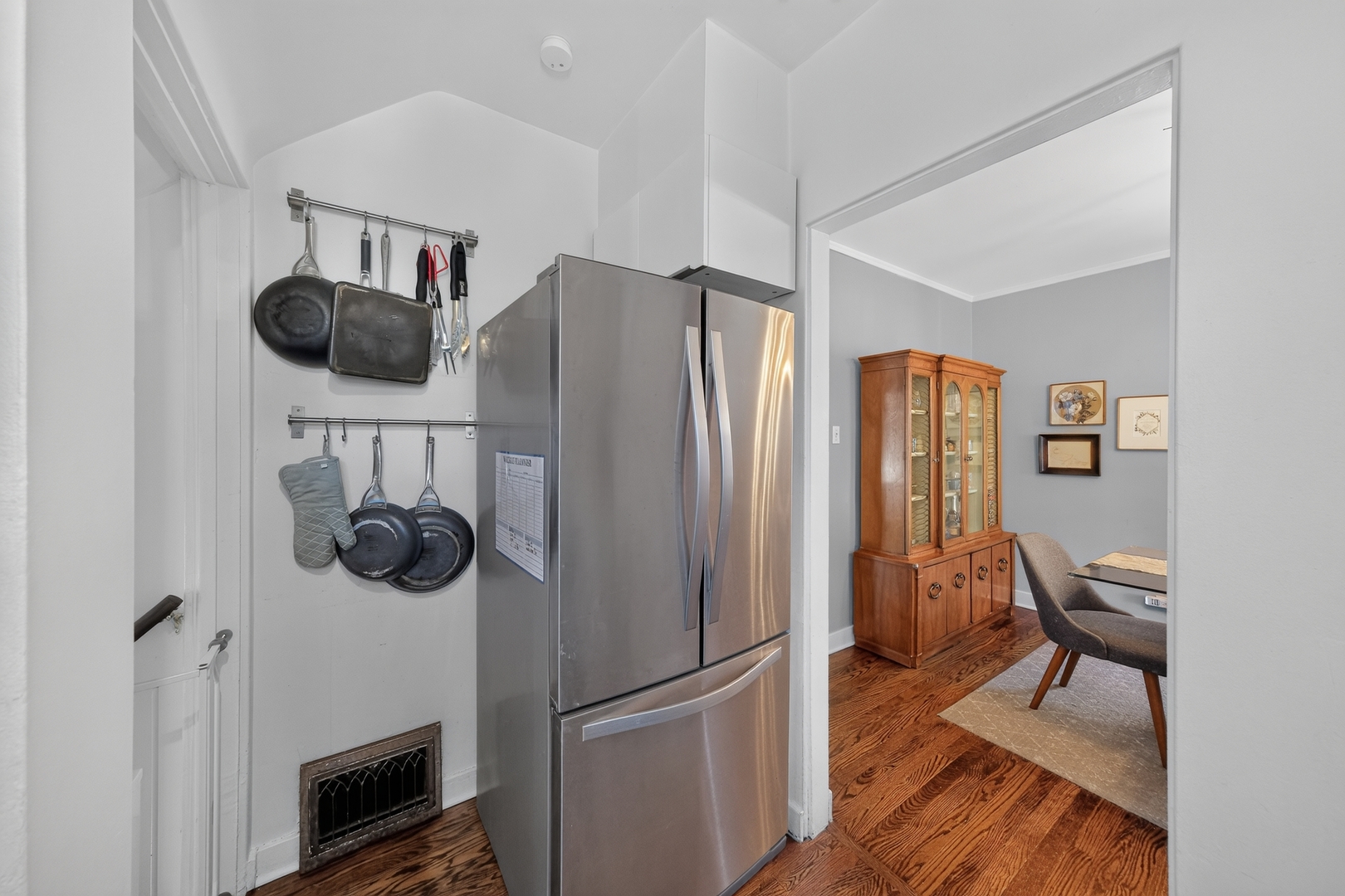 5326 N Lockwood Avenue Property Photo 12