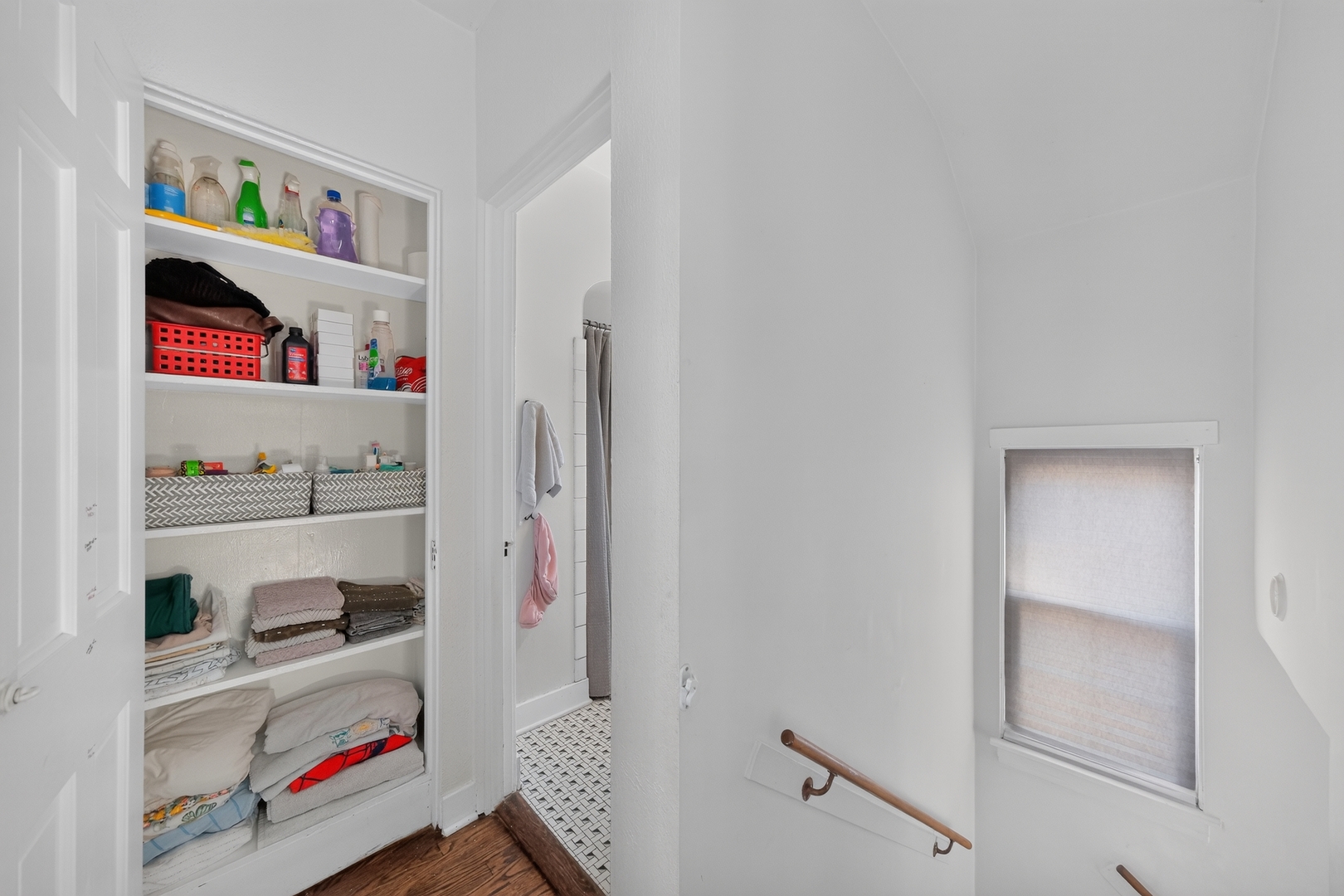 5326 N Lockwood Avenue Property Photo 19