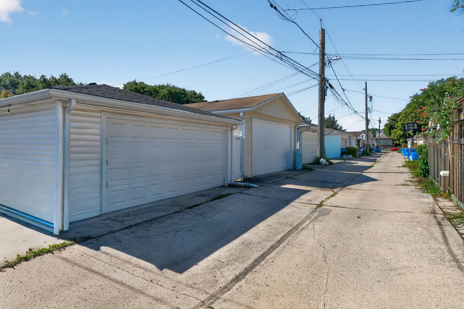 5326 N Lockwood Avenue Property Photo 26