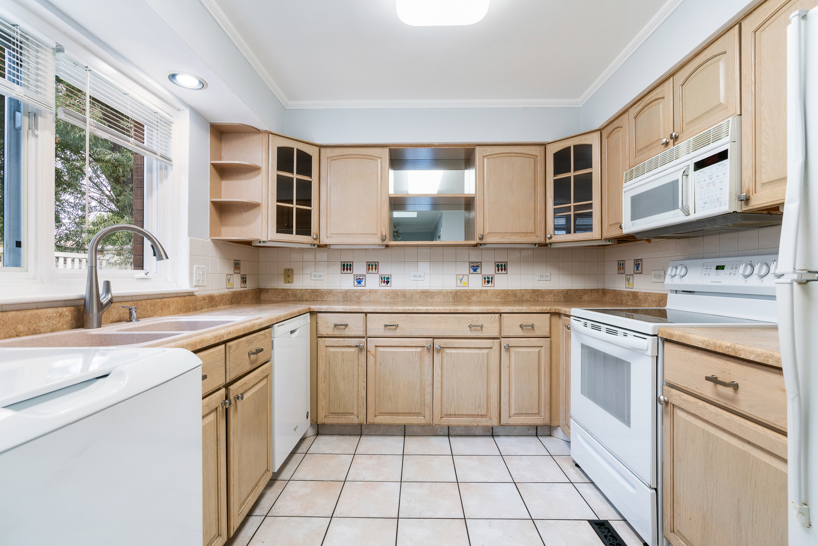 301 N Derbyshire Avenue Property Photo 9