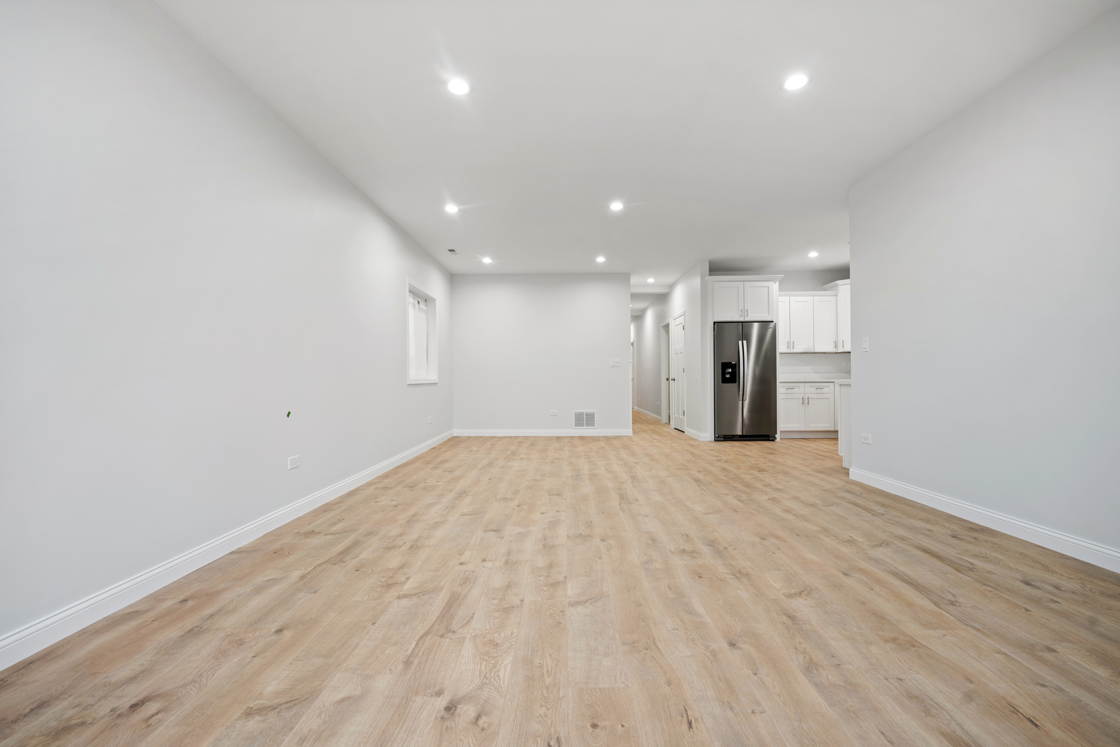 5326 W 31st Street Property Photo 4