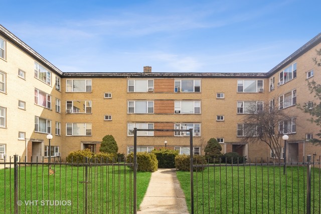 6127 N Seeley Avenue 2C Property Photo 1