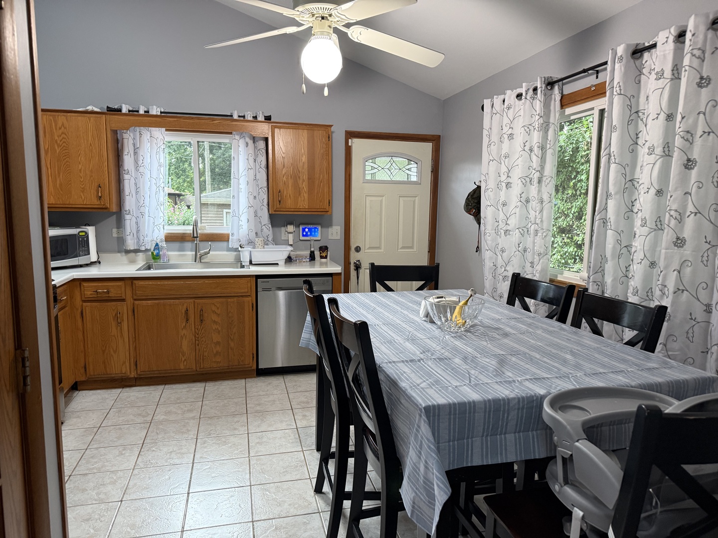 29w313 Ray Avenue Property Photo 6