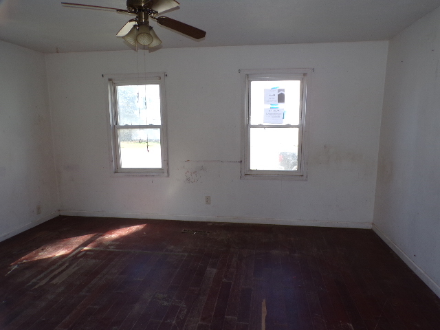 529 W 17th Street Property Photo 3