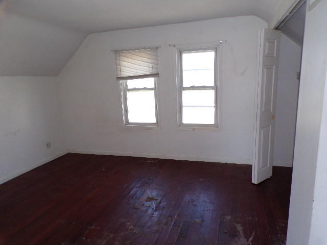 529 W 17th Street Property Photo 6