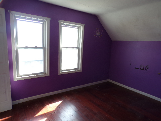 529 W 17th Street Property Photo 7