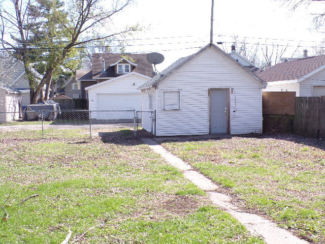 529 W 17th Street Property Photo 9
