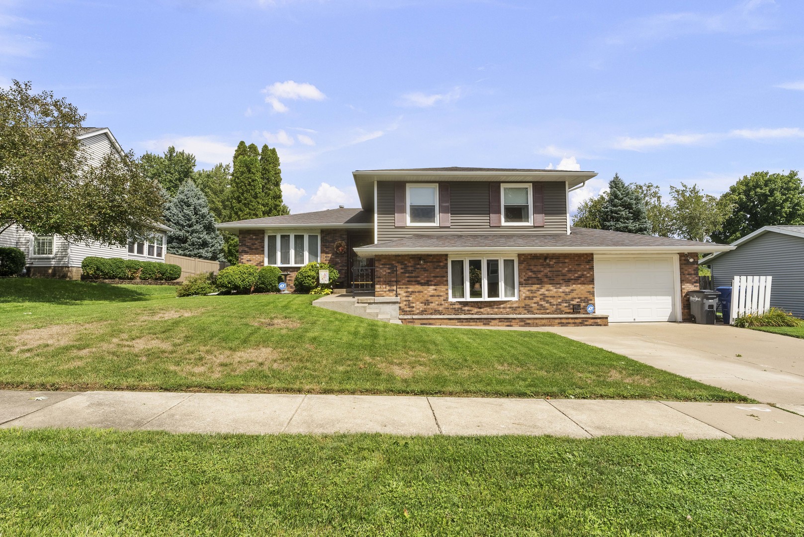 4725 Davis Street Property Photo 1