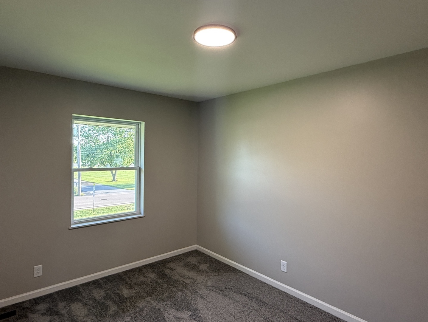 715 Old Indian Trail Road Property Photo 4