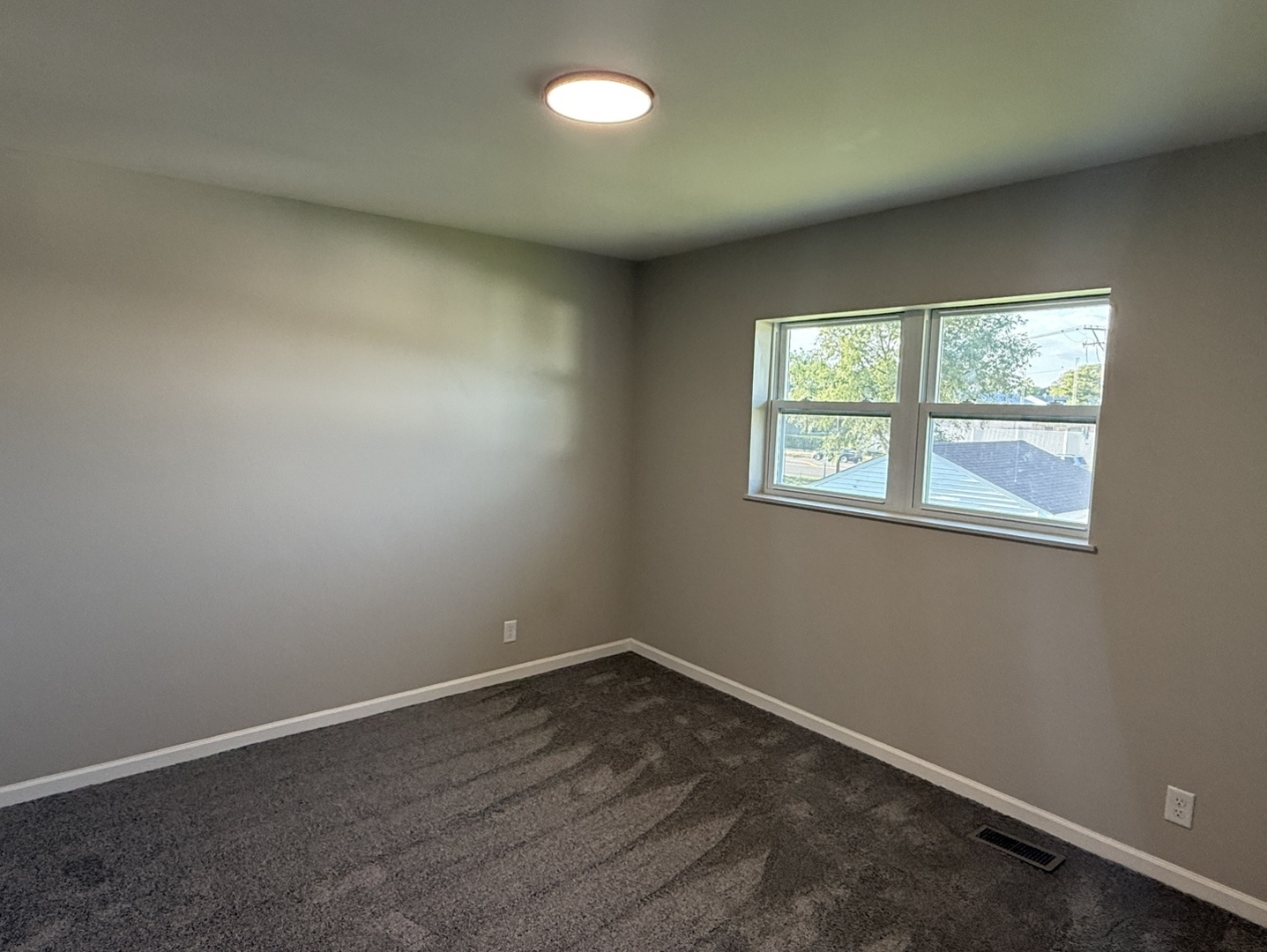 715 Old Indian Trail Road Property Photo 5