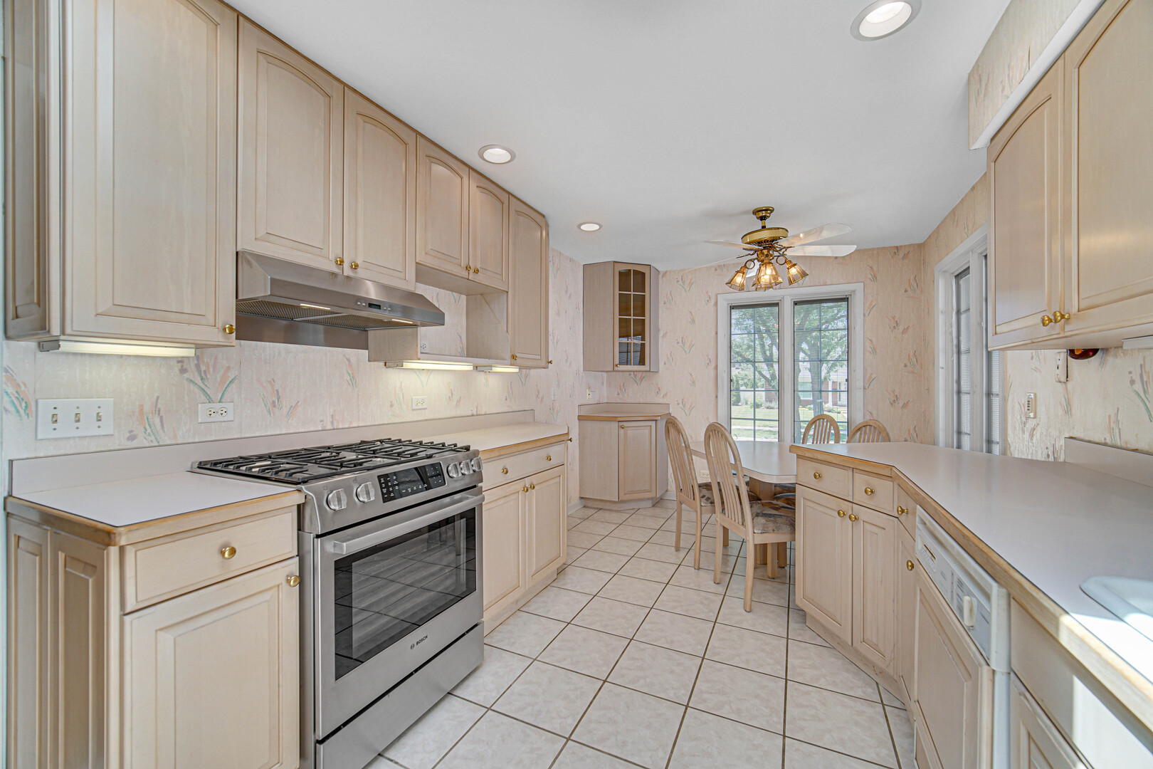 495 E Park Manor Court Property Photo 6