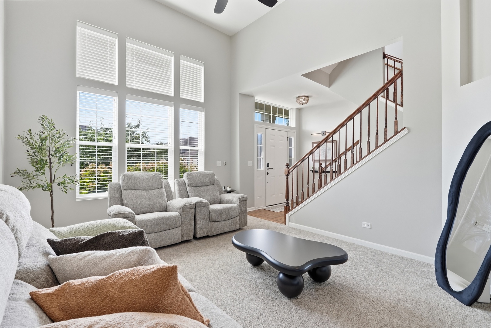 15371 Sheffield Square Parkway Property Photo 4