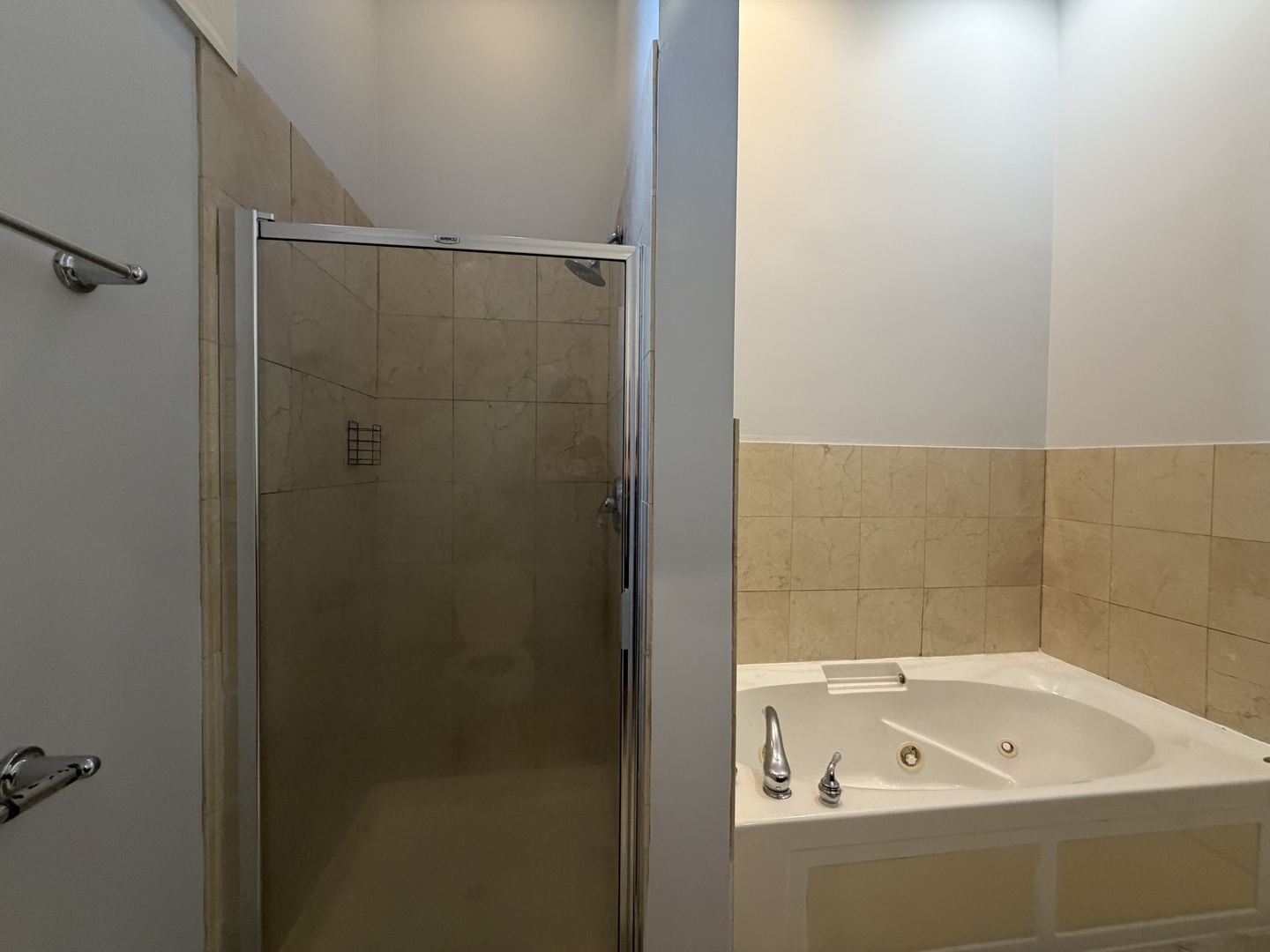 4332 N Ashland Avenue G Property Photo 5