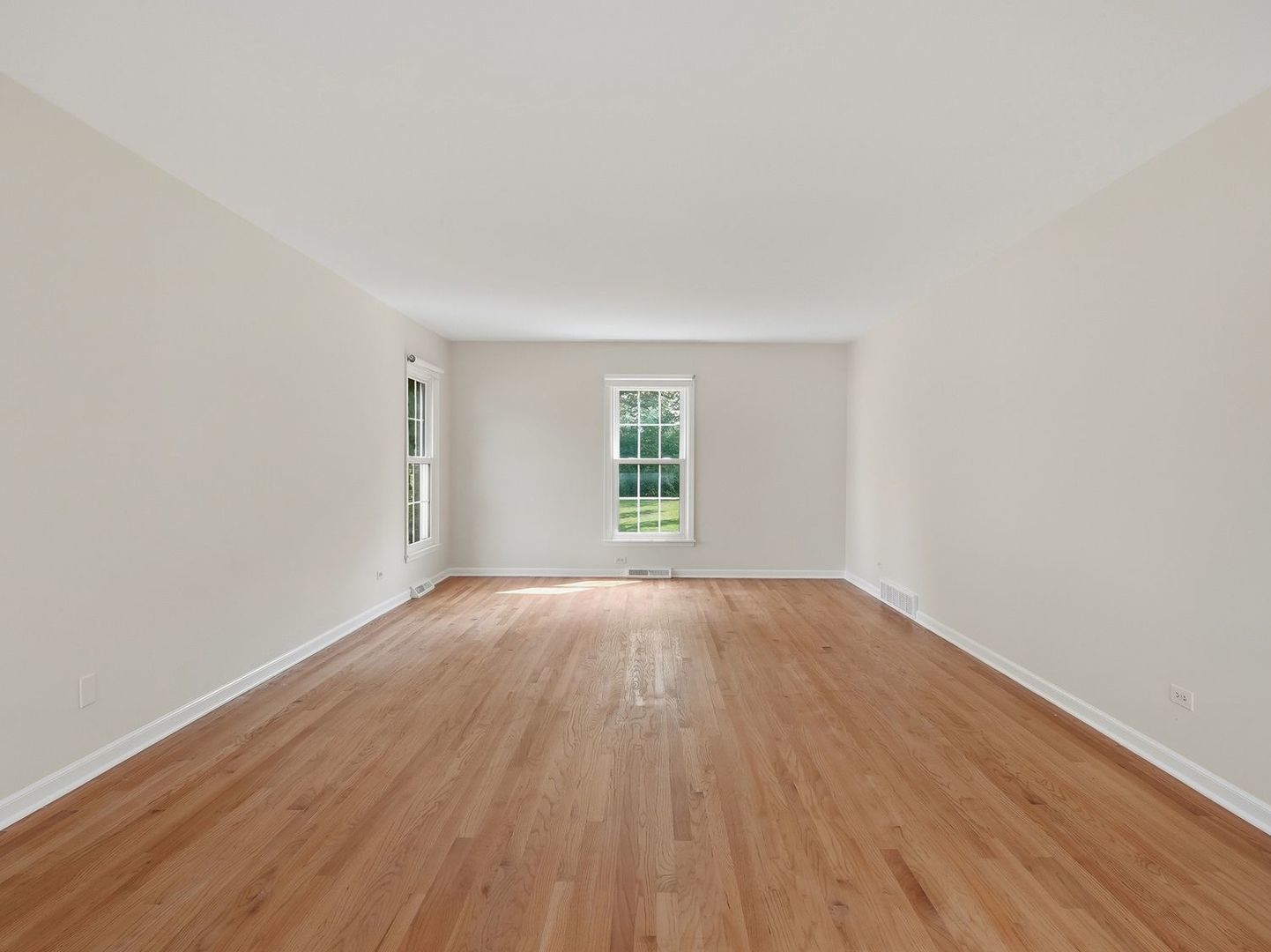 1170 Oak Ridge Circle Property Photo 4