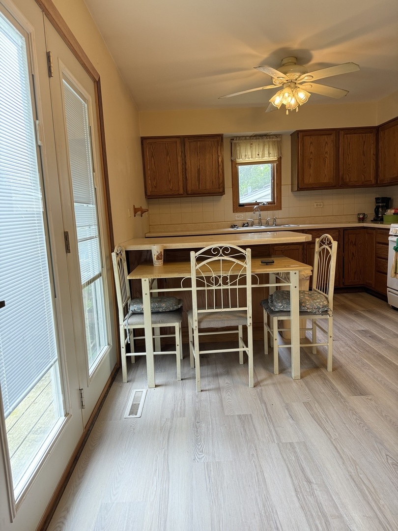 8910 Memory Trail Property Photo 4