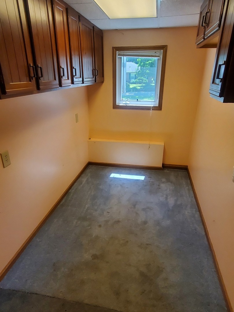 8910 Memory Trail Property Photo 9