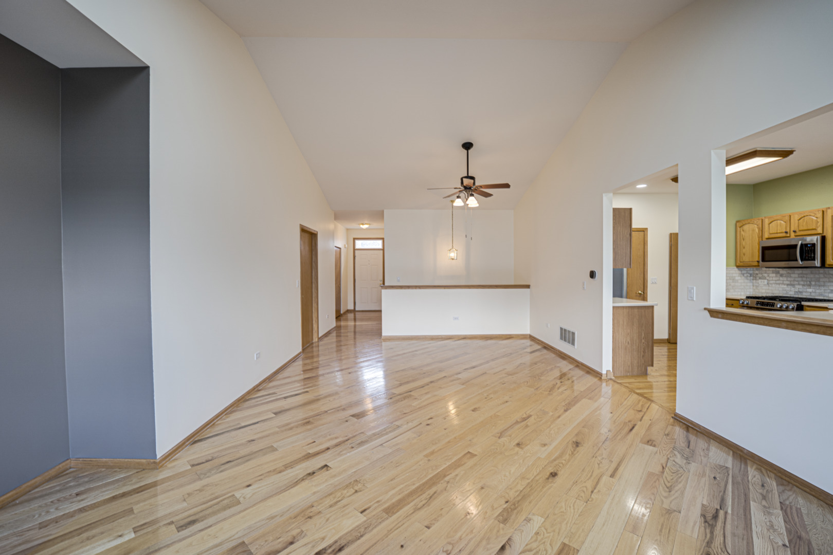 21543 Wolf Lake Way Property Photo 3