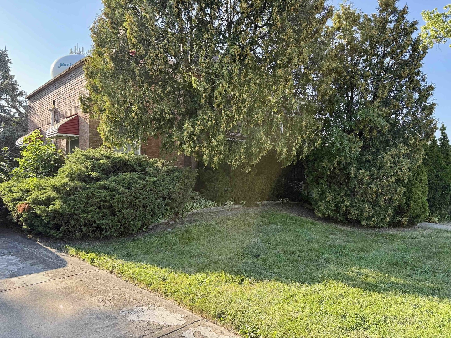 8830 Sayre Avenue Property Photo 3