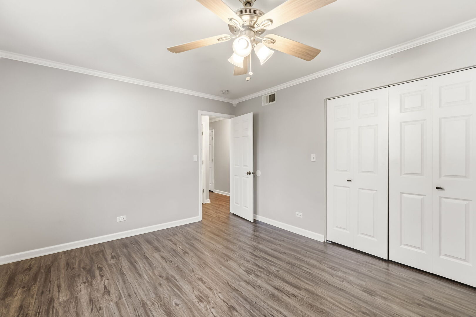 419 Deerpath Drive Property Photo 12