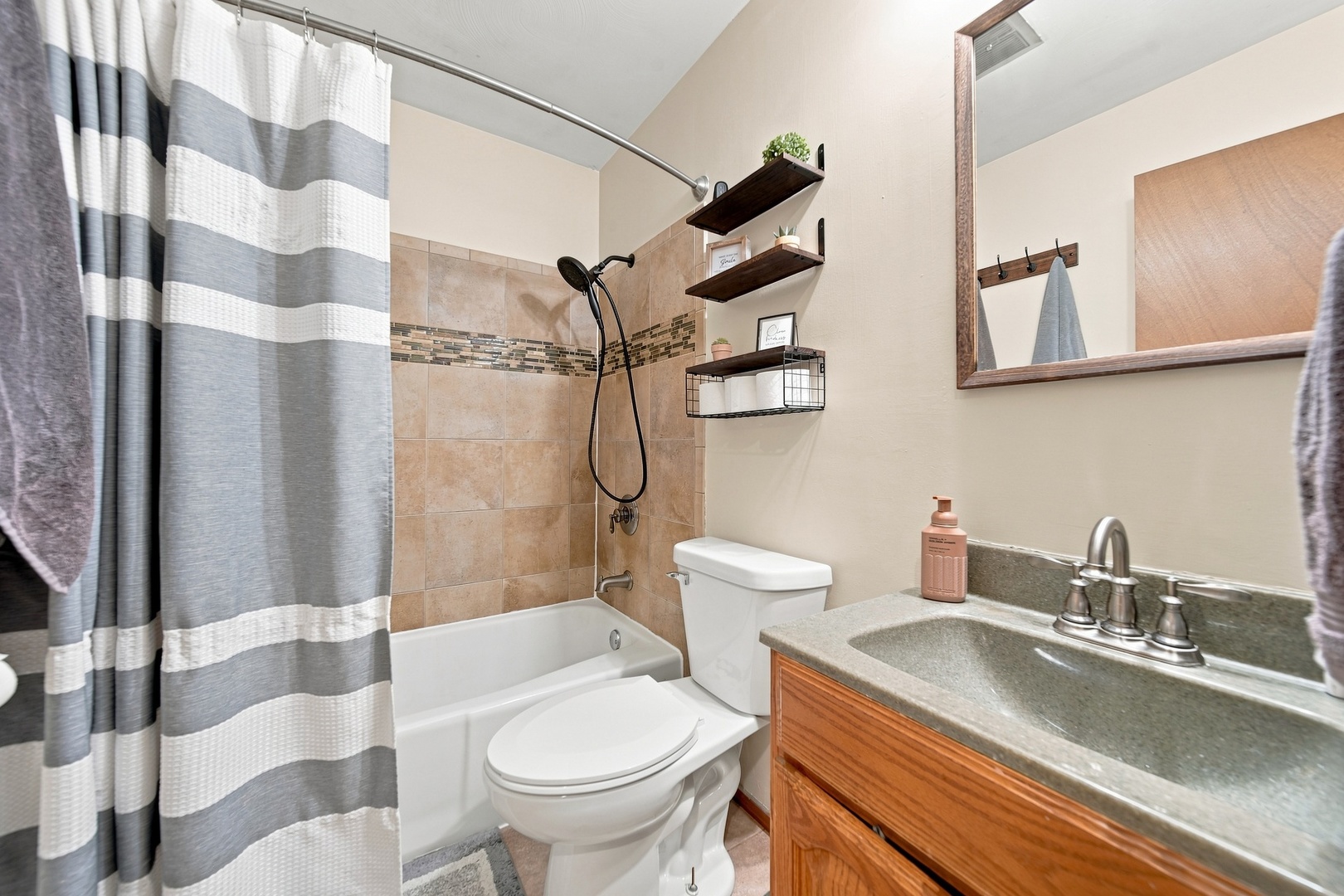601 High Street Property Photo 11