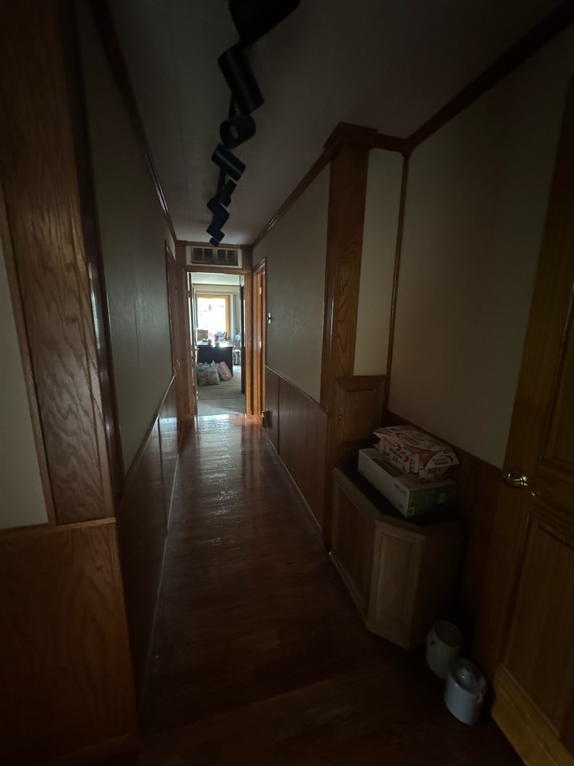 1802 Walnut Circle Property Photo 11
