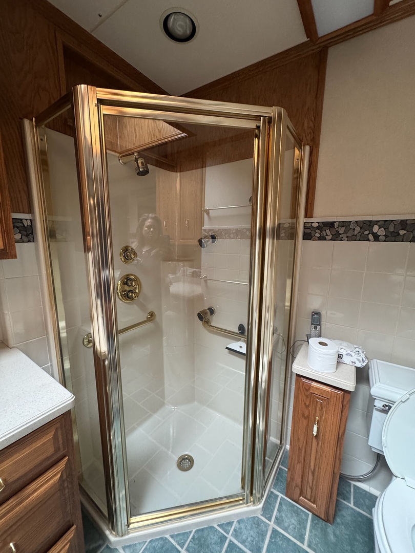 1802 Walnut Circle Property Photo 13