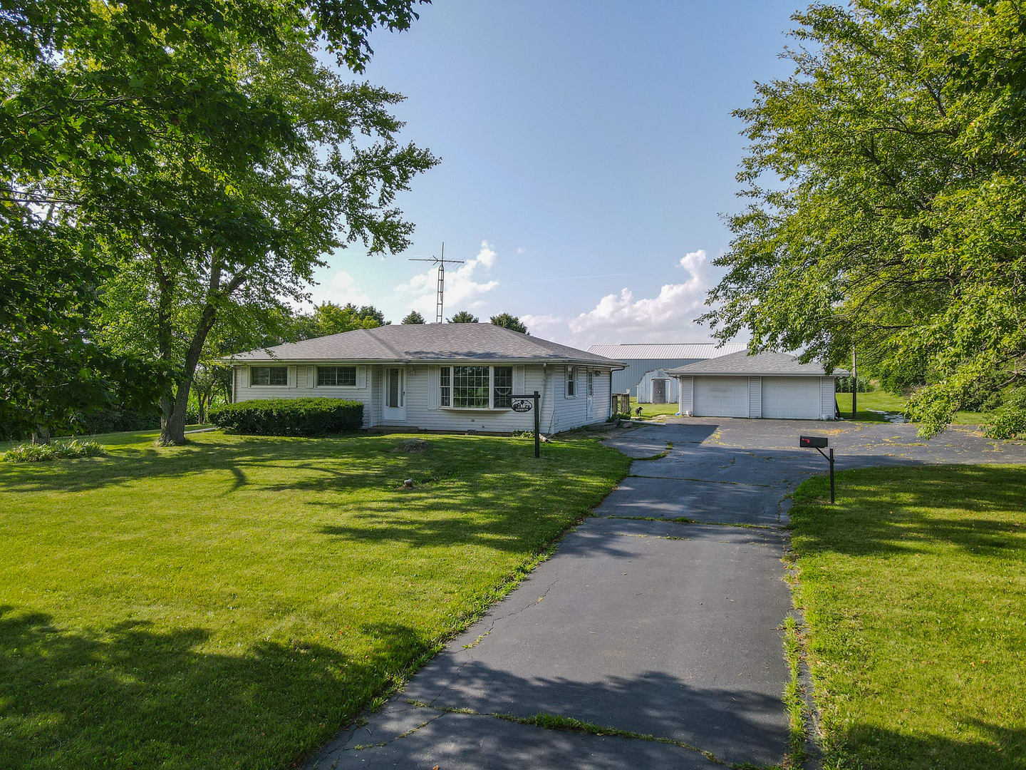 19600 W Peotone Road Property Photo 1