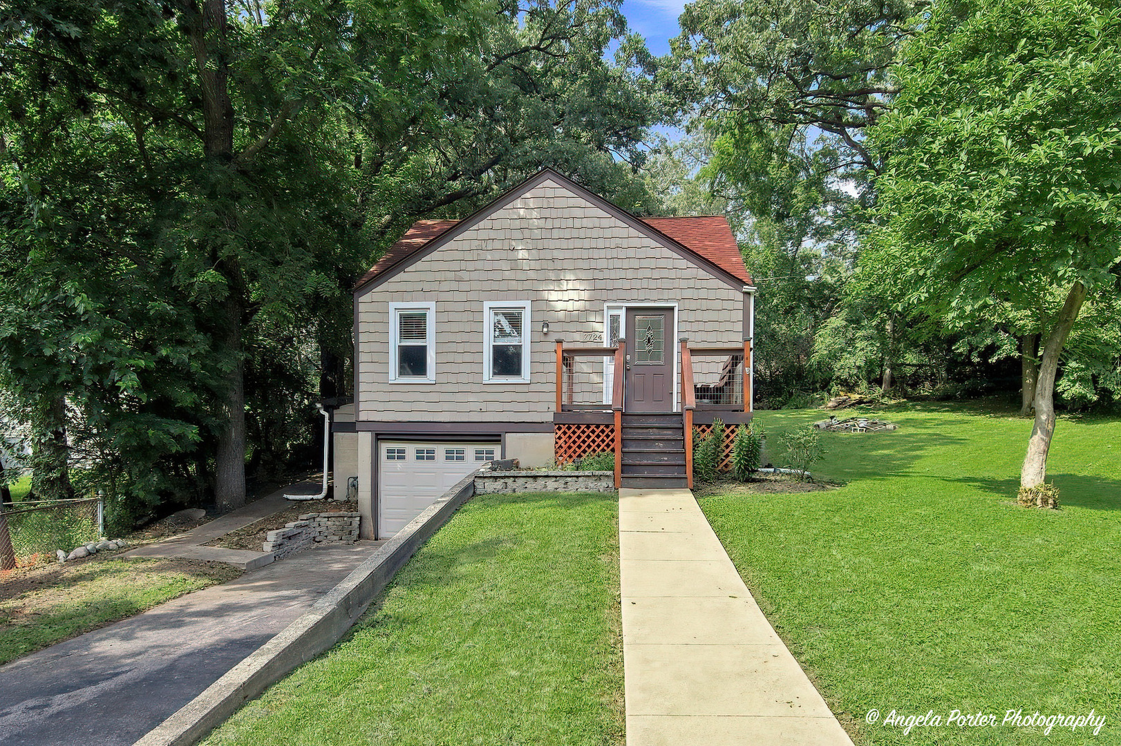 7724 S Oak Road Property Photo 1