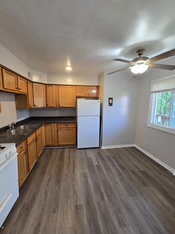 7530 S Saginaw Avenue 3a Property Photo 2