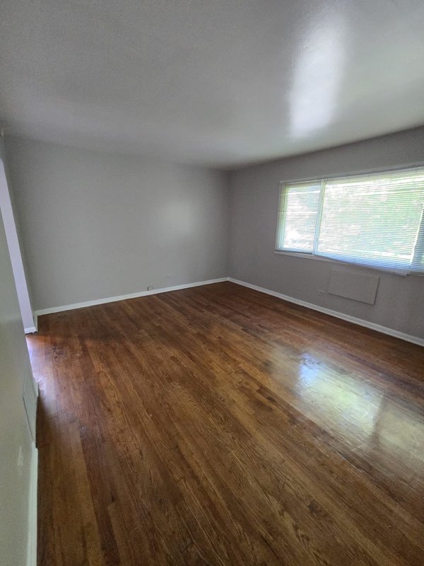 7530 S Saginaw Avenue 3a Property Photo 3
