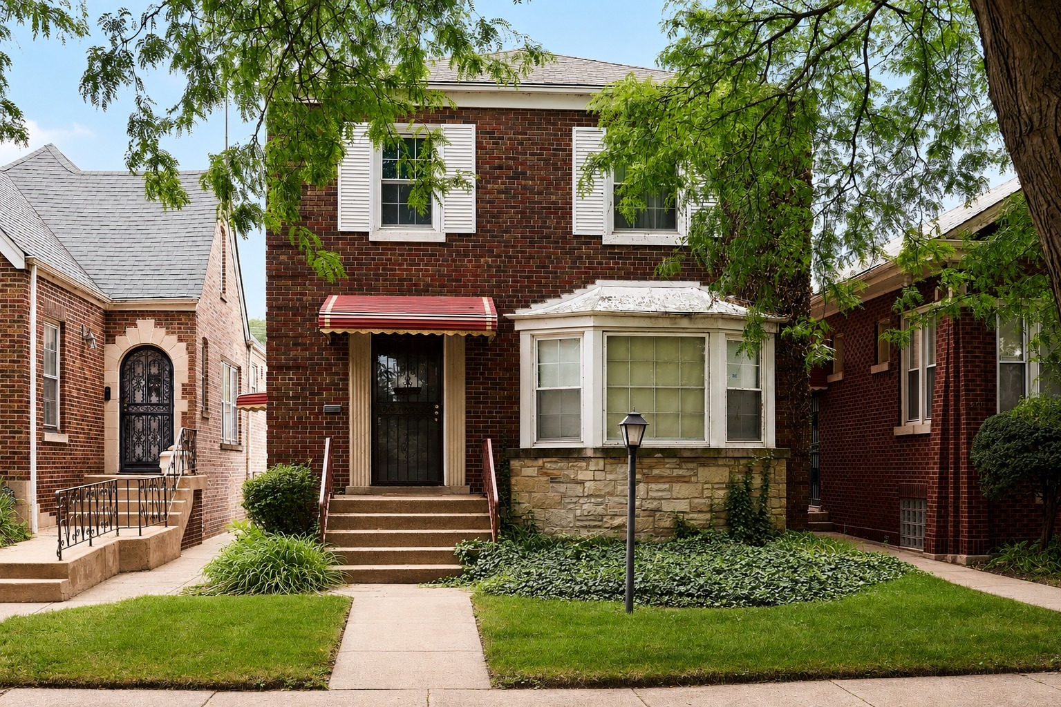 8534 S Vernon Avenue Property Photo 1