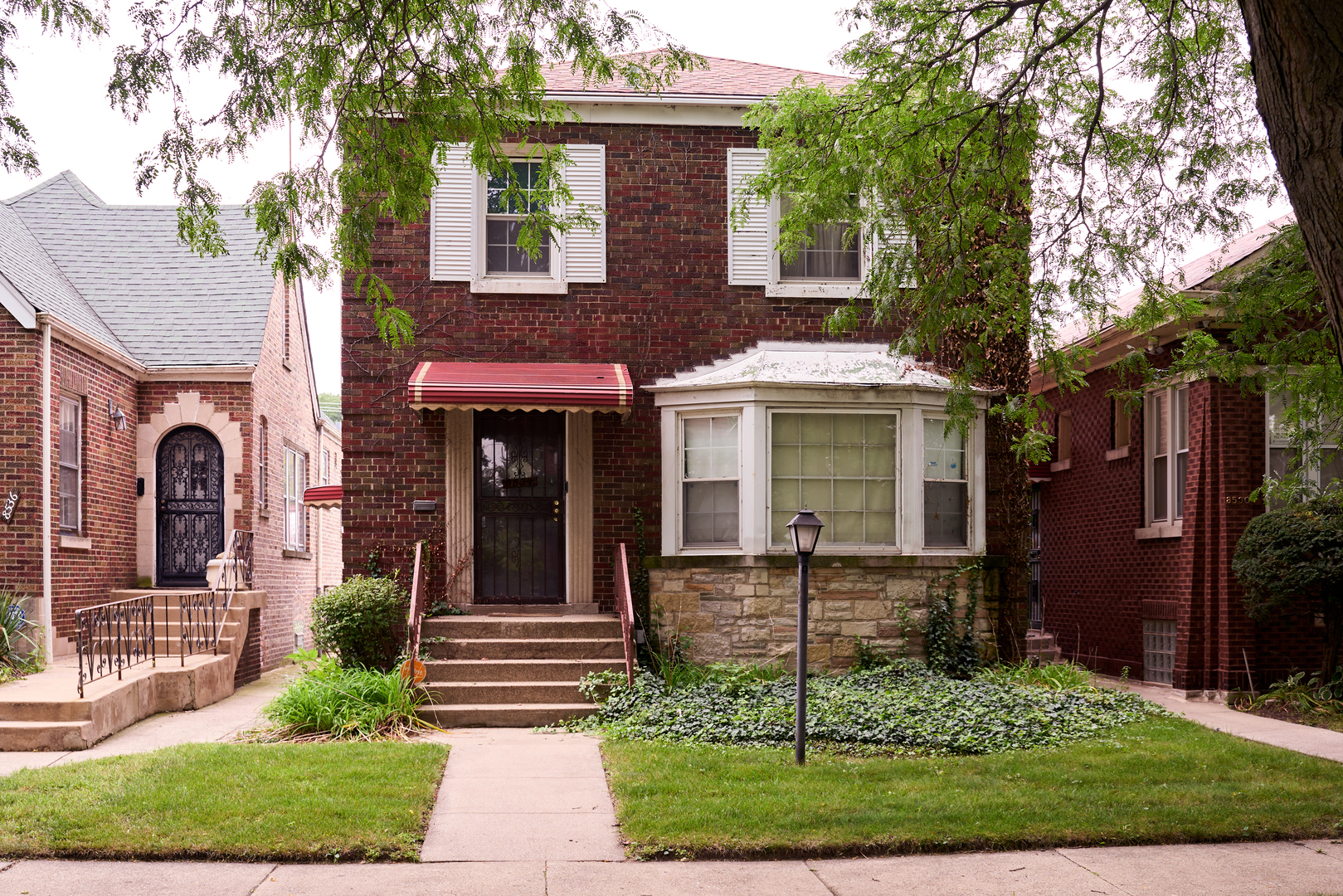 8534 S Vernon Avenue Property Photo 4