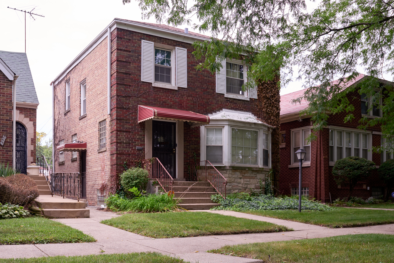 8534 S Vernon Avenue Property Photo 5