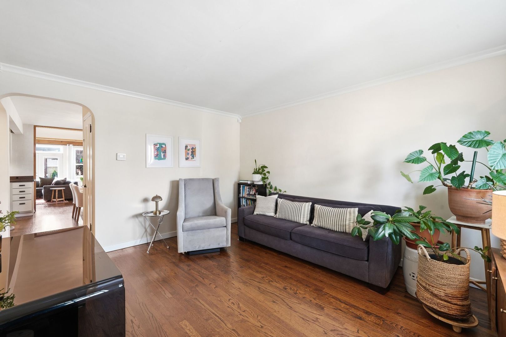 5712 S Nashville Avenue Property Photo 4