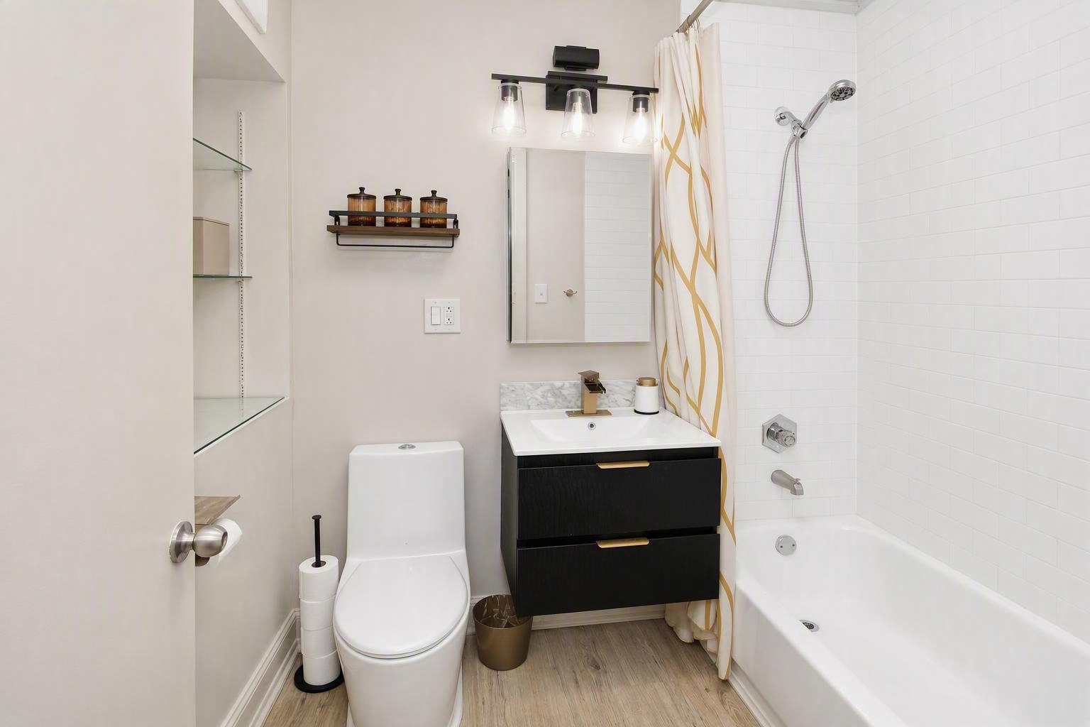 4733 N Kenmore Avenue 4 Property Photo 6