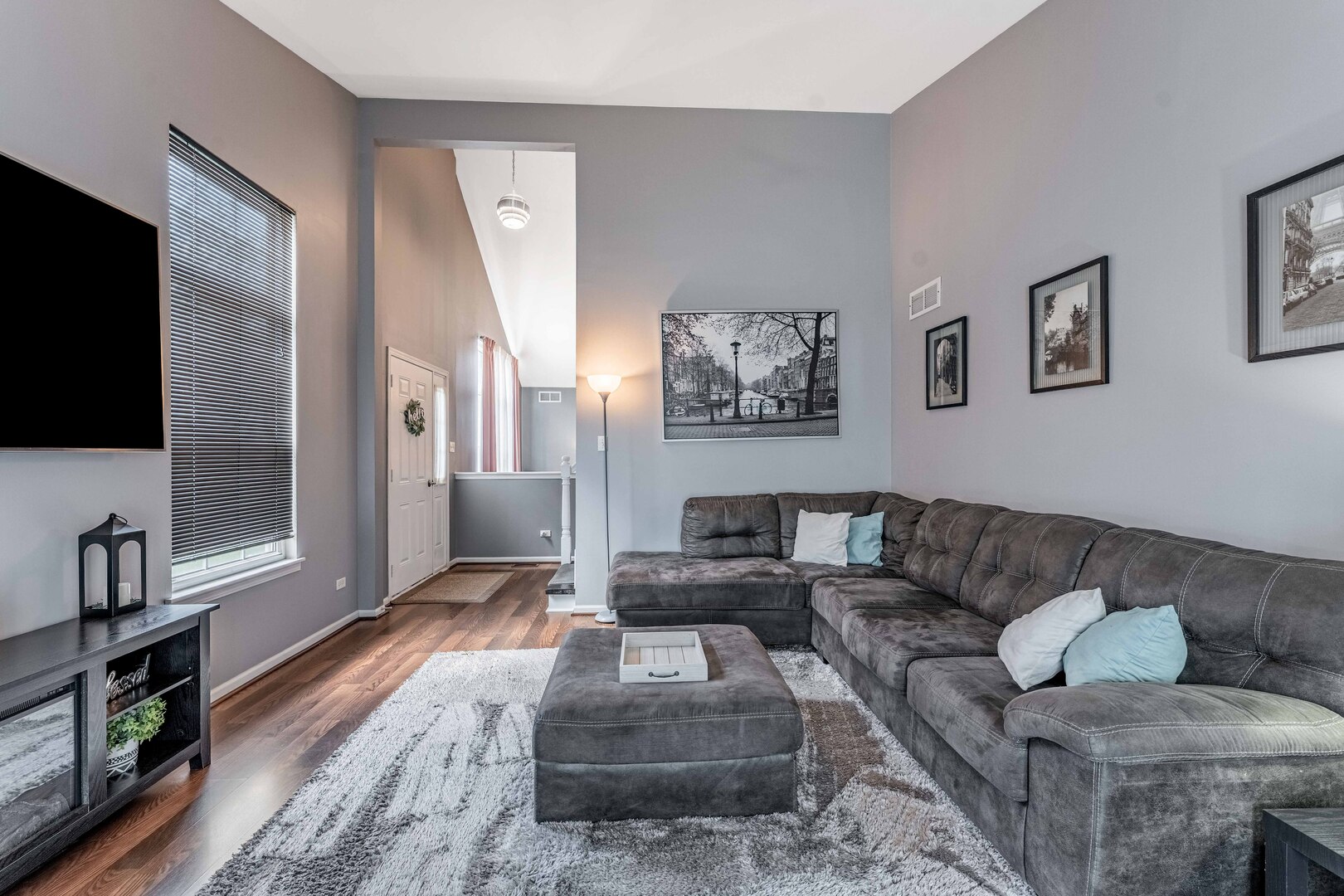 4618 Edinburgh Court Property Photo 4