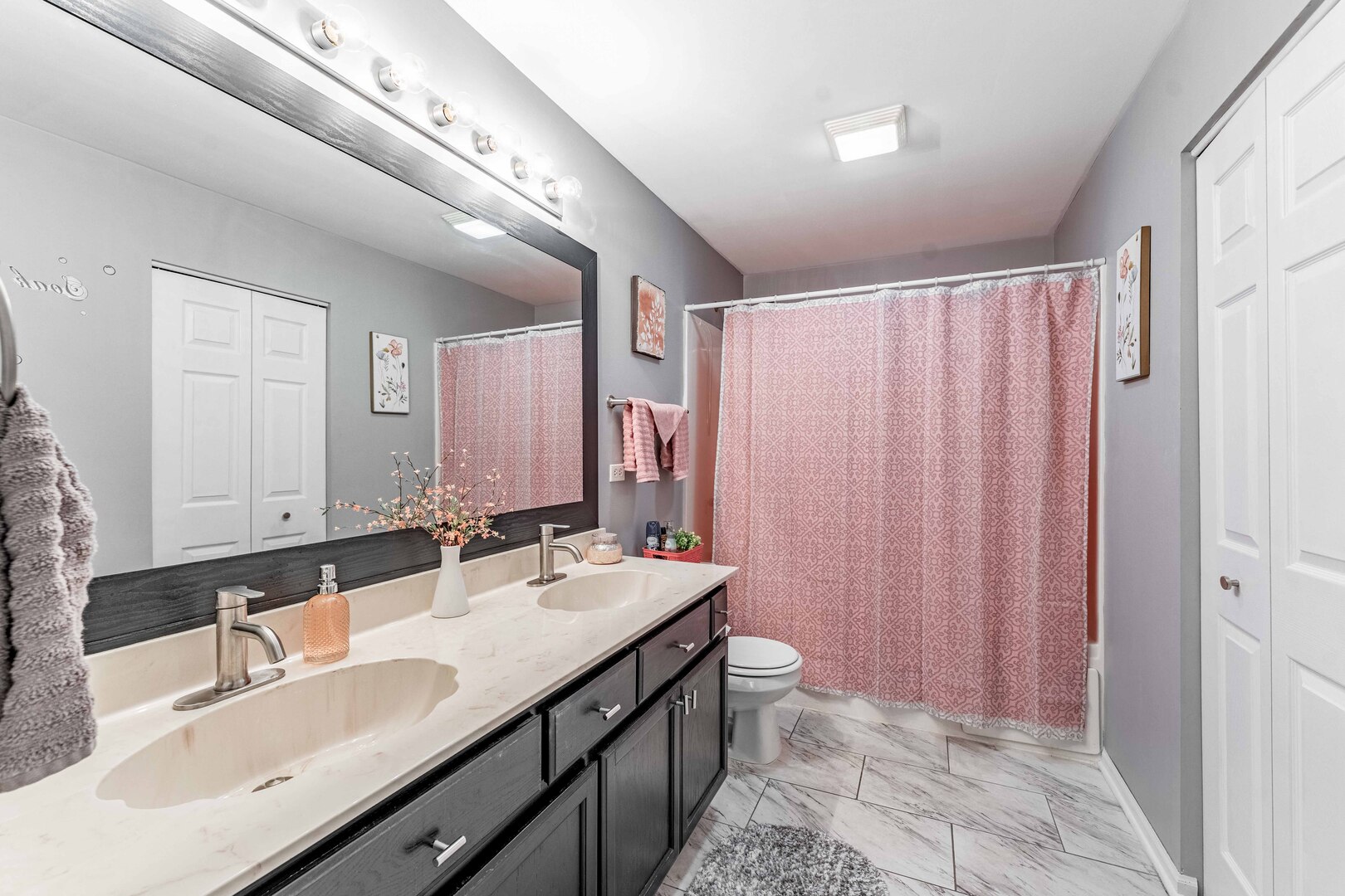 4618 Edinburgh Court Property Photo 8