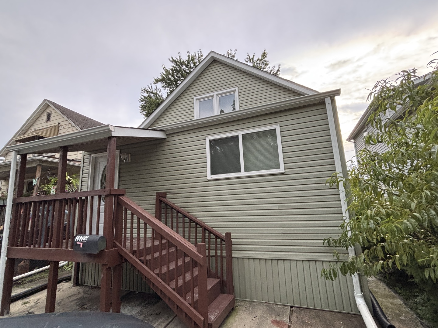 15729 Vincennes Road Property Photo 1