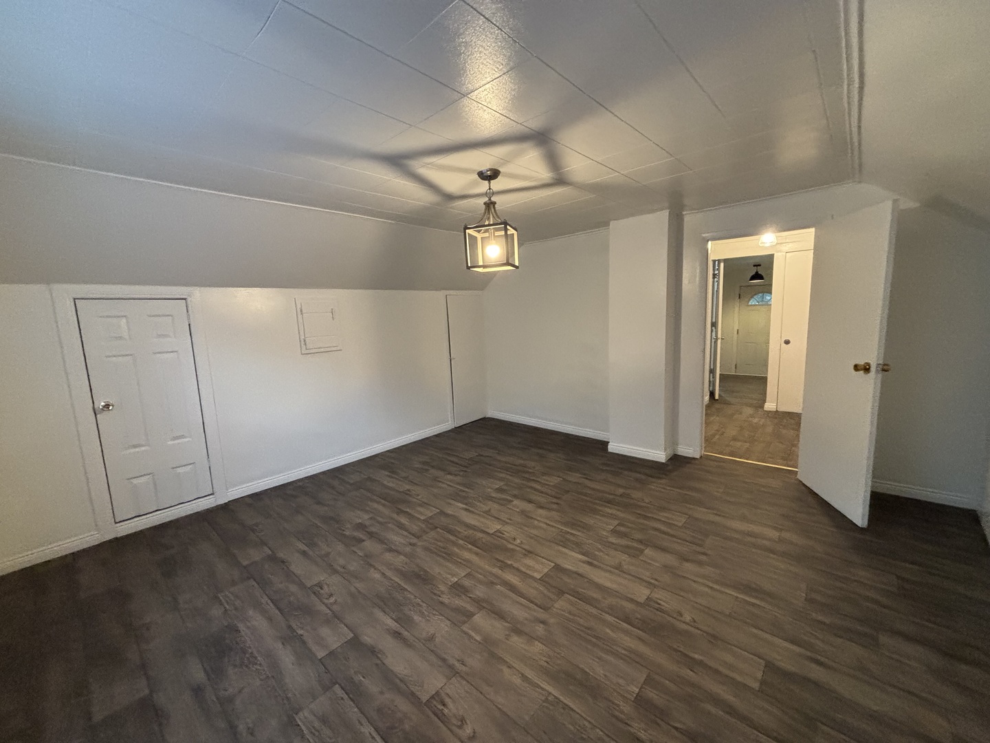 15729 Vincennes Road Property Photo 12