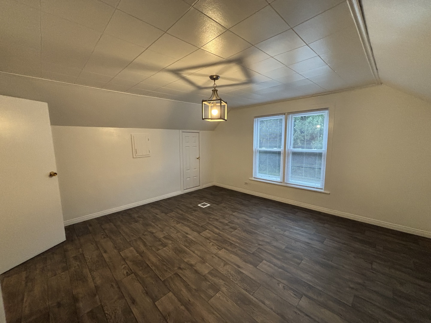 15729 Vincennes Road Property Photo 13