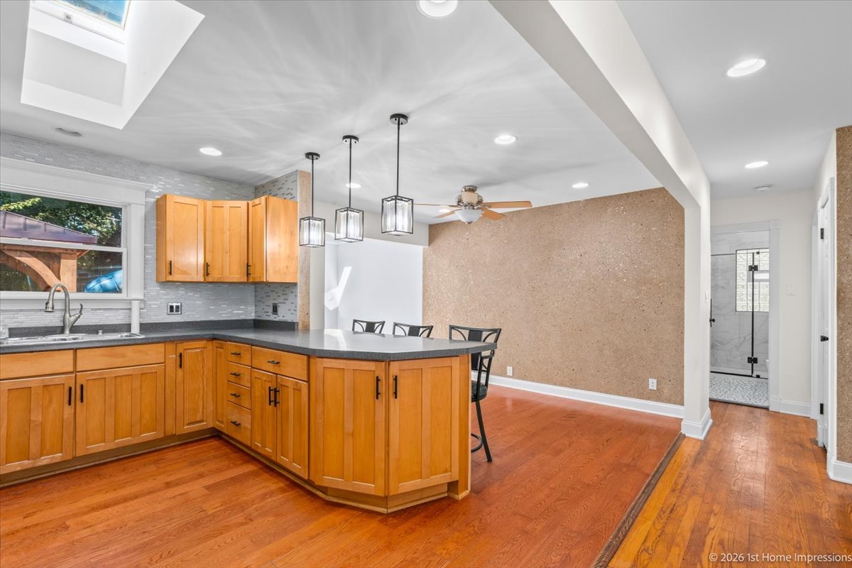 16204 Hamlin Avenue Property Photo 9